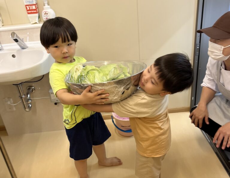 3歳児　ゆき組　おてつだい