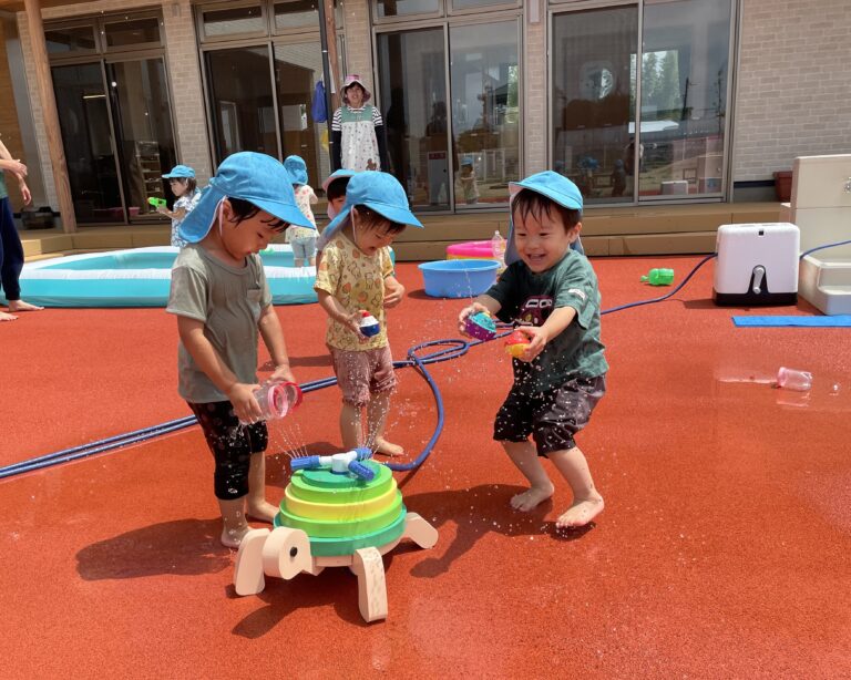 夏ならではの？！にじ組（２歳児）